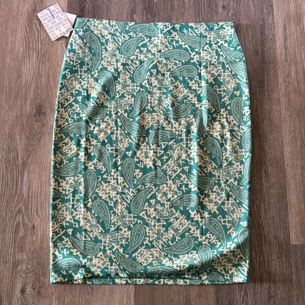 NWT very cute Cassie Skirt
